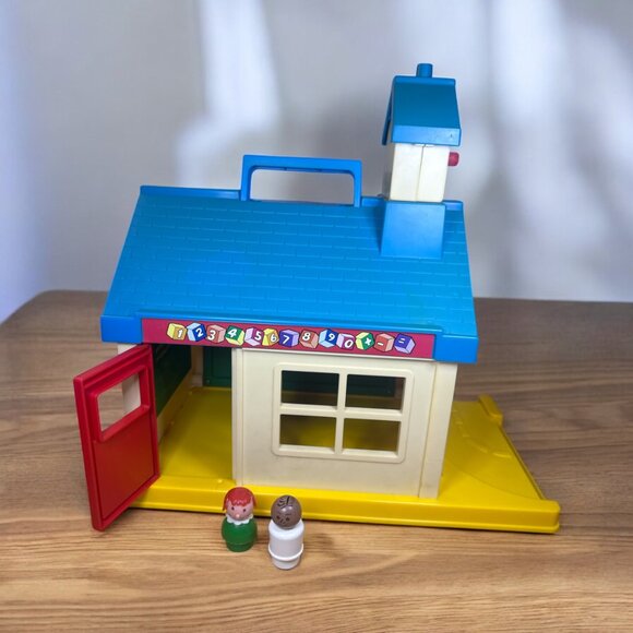 Vintage 1989 Spectra My Little Schoolhouse Carry Along Playhouse & 2 Figures - Picture 7 of 15
